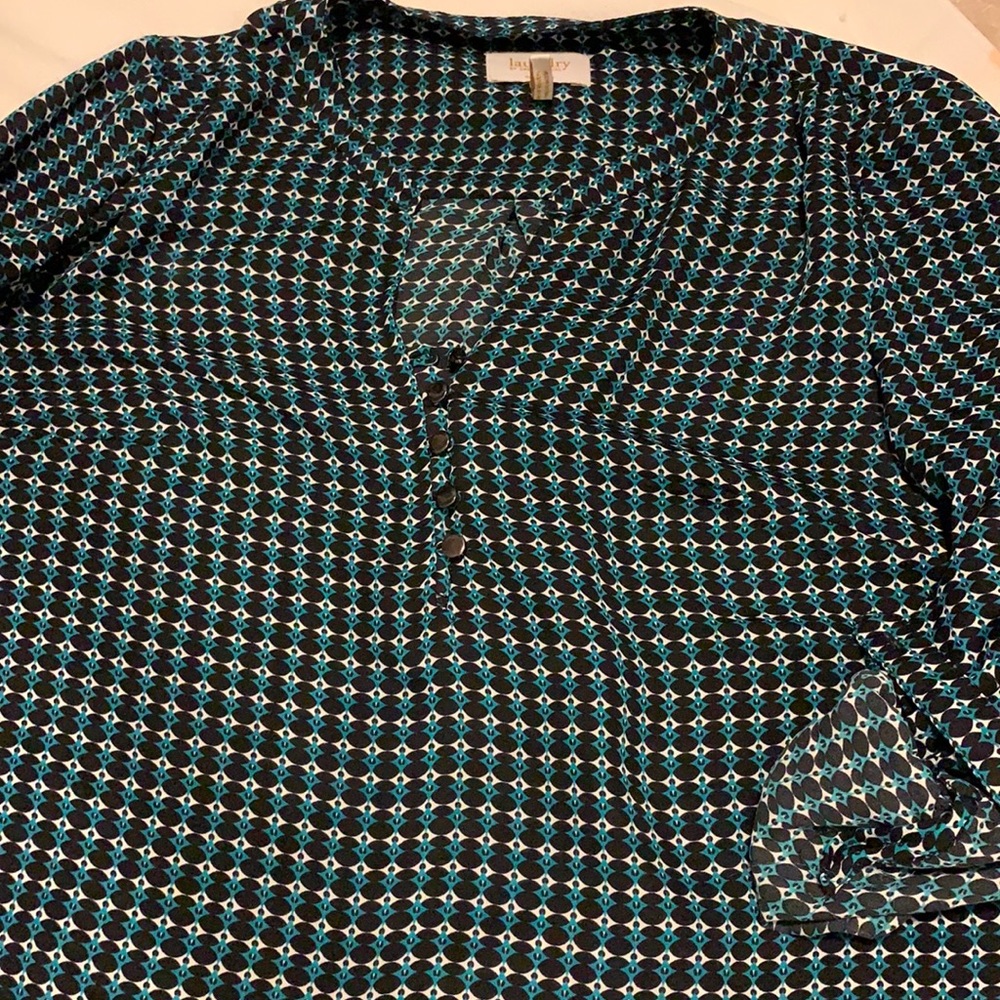 Dresser shirt 100% polyester machine cold wash
